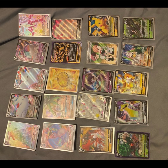 Pokémon holos vs maxes
